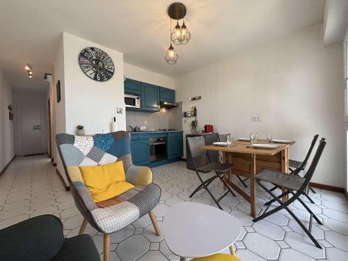 Saint-Trojan-les-Bains Apartment | Appartement 3 pièces 4 couchages Saint Trojan les Bains STO000-556