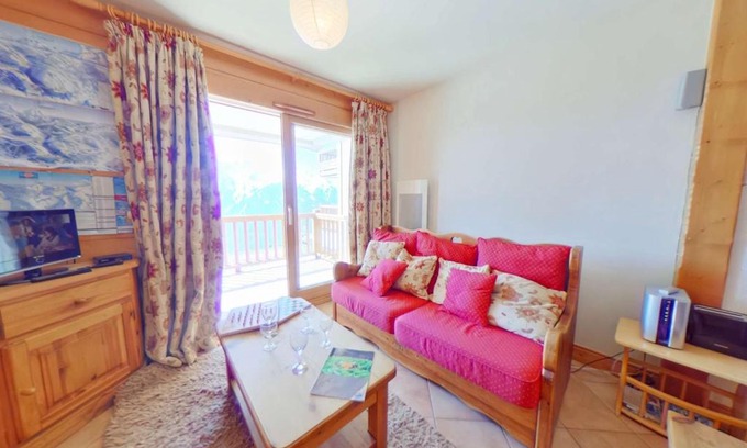 Bisanne 1500 Apartment | Appartement 3 pièces avec piscine, proche centre Les Saisies, 5 pers, parking, balcon, classé 3 étoiles - FR-1-594-98
