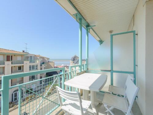 Quartier du Casino Apartment | Appartement 4 Pers. Terrasse Clim, Piscine Collective - FR-1-535-37