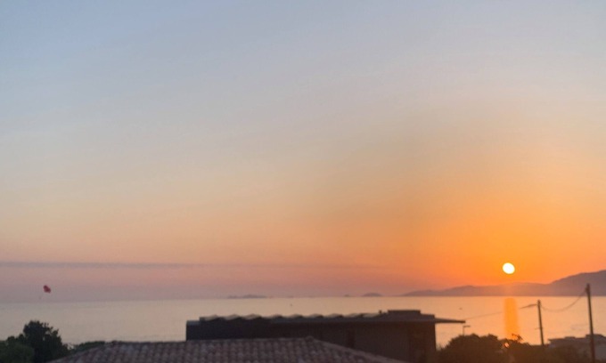 Molini Apartment | Appartement 6 Personnes vue mer et Accès mer à Pied, Jardin 1200 Mètres Carré