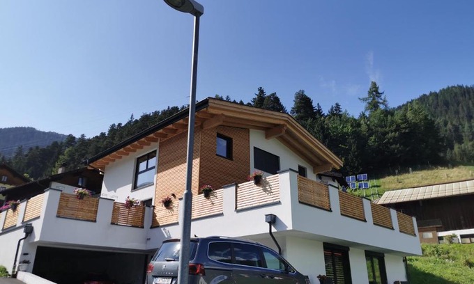 Sankt Anton am Arlberg Apartment | Appartement Grafoner