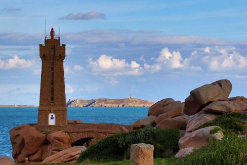 Perros-Guirec Apartment | Appartement au dernier étage plage de Trestraou à PERROS-GUIREC - ref 858