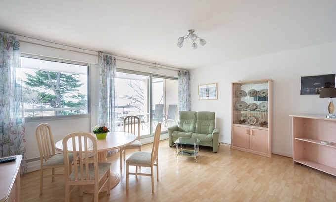 Evian-les-Bains Apartment | Appartement Avec Terrasse Face au lac