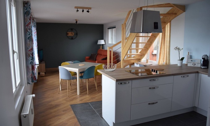 Calais City Center Apartment | Appartement Avec Magnifique vue sur Port Situé Entre la Plage et le Centre Ville