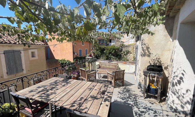 Lambesc Apartment | Appartement Avec Terrasse