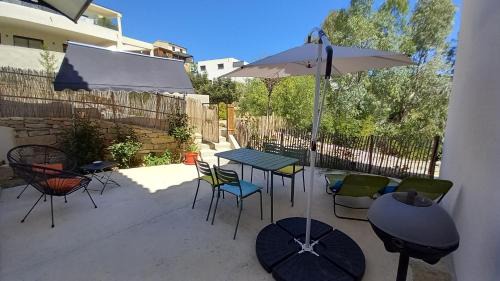 Ceyreste Apartment | Appartement avec terrasse dans maison individuelle