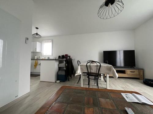 Grandcamp-Maisy Apartment | Appartement Brise Marine