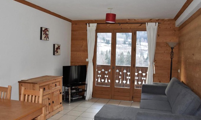 Bozel Apartment | Appartement cosy à Bozel - Balcon sud, garage, proche Courchevel et lac - FR-1-464-13