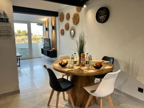 La Couronne Apartment | Appartement cosy a Martigues avec vue sur la mer 40 m²