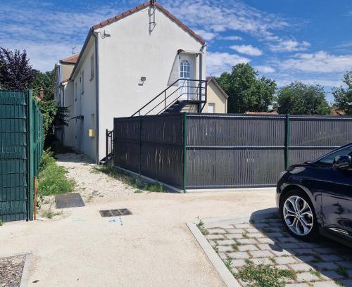 Troyes Apartment | Appartement cosy spacieux parking gratuit en face