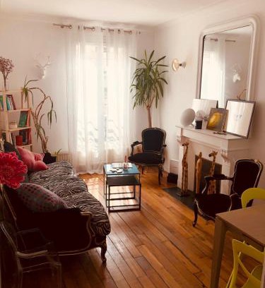 Porte-Saint-Martin Apartment | appartement Cozy Paris Canal St Martin