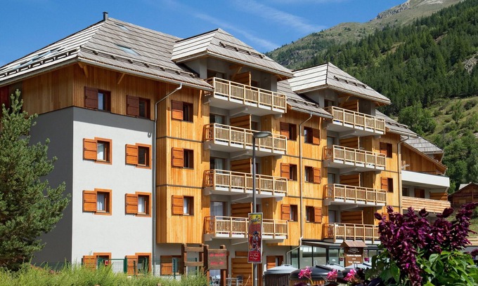 La Salle-les-Alpes Condo | Appartement dans les Montagnes | Navette Gratuite