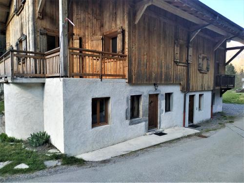 Sixt-Fer-a-Cheval Apartment | Appartement dans ferme rénovée au cœur du Grand Massif