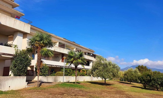 Biguglia Apartment | Appartement de Charme Dans Résidence Avec Piscine