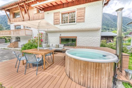 Chamonix-Mont-Blanc Apartment | Appartement de Luxe avec Jacuzzi, Vue Montagne et Jardin