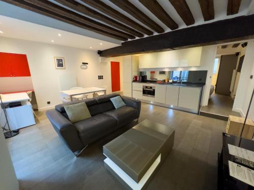 Saint-Merri Apartment | Appartement design au cœur du Marais