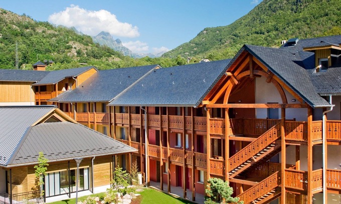 Ax-les-Thermes Condo | Appartement Equipé Près des remontées mécaniques !
