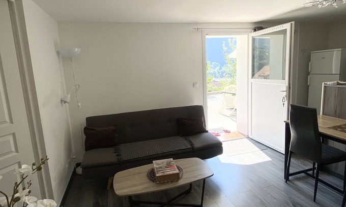 Seynod Apartment | Appartement Esprit Jeune au Pied du Semnoz