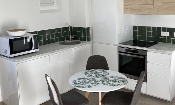 Le Plessis-Robinson Apartment | Appartement Cosy Proche RER et Centre Ville