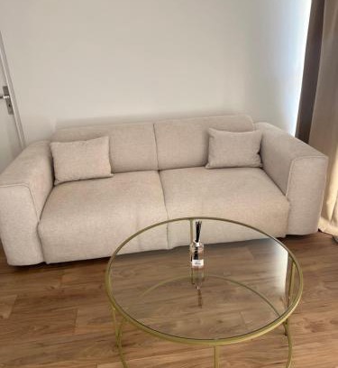 Villeneuve-la-Garenne Apartment | Appartement rénové situé aux portes de Paris