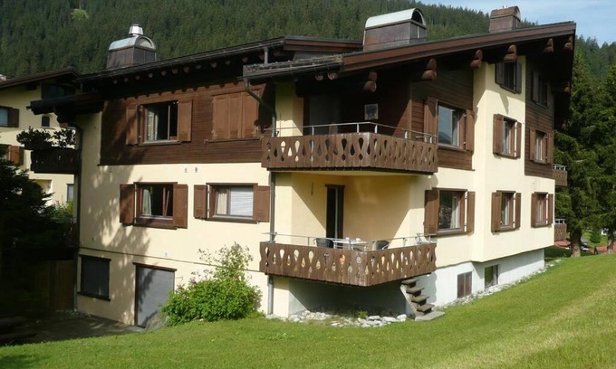 Klosters-Serneus Apartment | Appartement in Hus Signal met prachtig uitzicht op de bergen