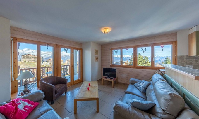 Saint-Pierre-de-Clages Apartment | Appartement Les Chouettes 21