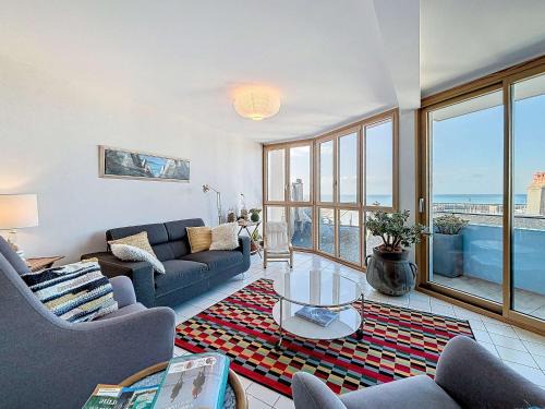 Granville Apartment | Appartement lumineux avec ascenseur, balcon et wifi gratuit à Granville - FR-1-361-123
