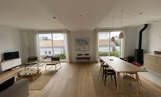 Ahetze Apartment | Appartement Lumineux Entre Océan et Campagne Basque - Jardin Privatif