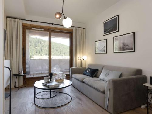 Courchevel Apartment | Appartement moderne 46 m², 4 pers, Courchevel Moriond, skis aux pieds, balcon, parking, wifi, ascenseur - FR-1-631-170