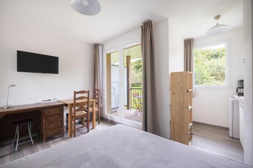 Equemauville Apartment | Appartement normandie avec piscine et jardin