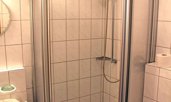 Bad Endorf Apartment | Appartement Nr. 13, 35 qm Obergeschoss, Wohn- und Schlafraum kombiniert