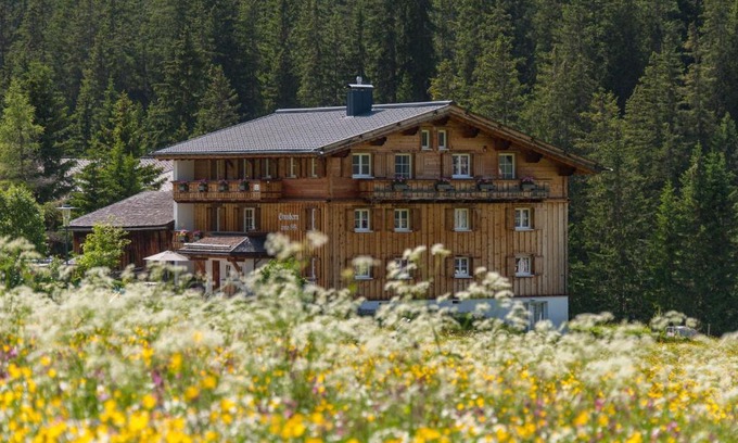 Lech am Arlberg Apartment | Appartement Omeshorn anno 1593