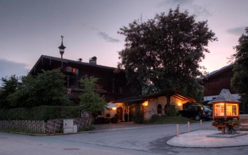 Uttendorf House | Appartement Pension Bäckenhäusl FERIENWOHNUNGEN Chalets Hütten Komfortzimmer