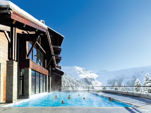 Flaine Apartment | Appartement Premium à Flaine, altitude 1740 m, 8 à 10 personnes, au pied des pistes, piscine, jacuzzi, sauna, hammam et salle de sport