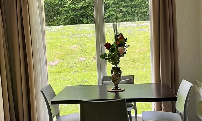 Equemauville Apartment | Appartement Privé Avec Piscine Chauffée, Wifi et Parking Gratuits