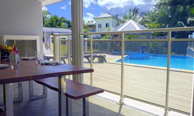 Lamentin Apartment | Appartement spacieux avec jardin et piscine à Lamentin, 97 m²