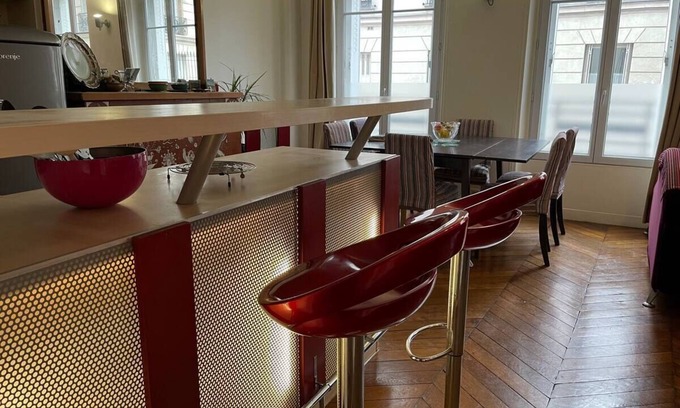 Combat Apartment | Appartement Spacieux et Clair - Buttes Chaumont