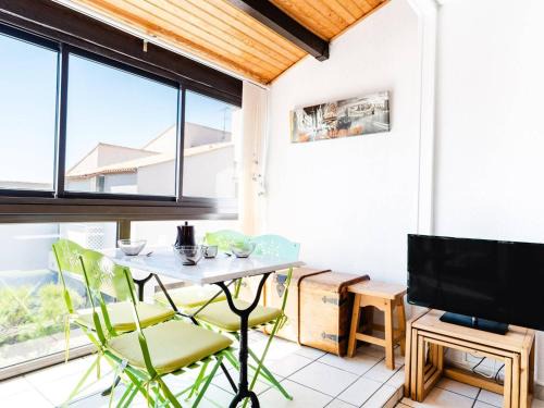 Narbonne-Plage Apartment | Appartement T2 Cabine - Front de Mer, Parking Privé, 4 Couchages, Narbonne - FR-1-409-6