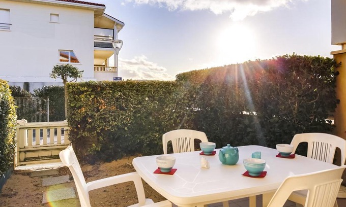 Biscarrosse Plage Apartment | Appartement T3 avec Terrasse - à 50m de la Plage de Biscarrosse, Parking Privé Inclus - FR-1-521-15