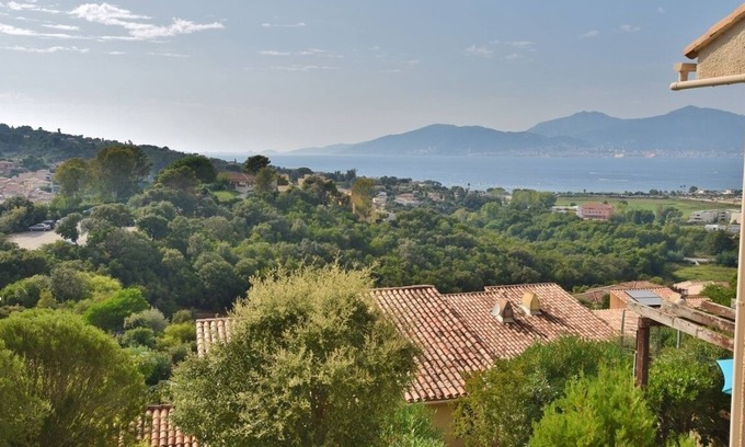 Grosseto-Prugna Apartment | Appartement Terrase vue Mer, Proximité des Plages et Commerces