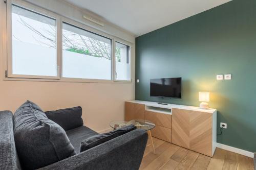 Marcq-en-Baroeul Apartment | Appartement une chambre avec parking et terrasse