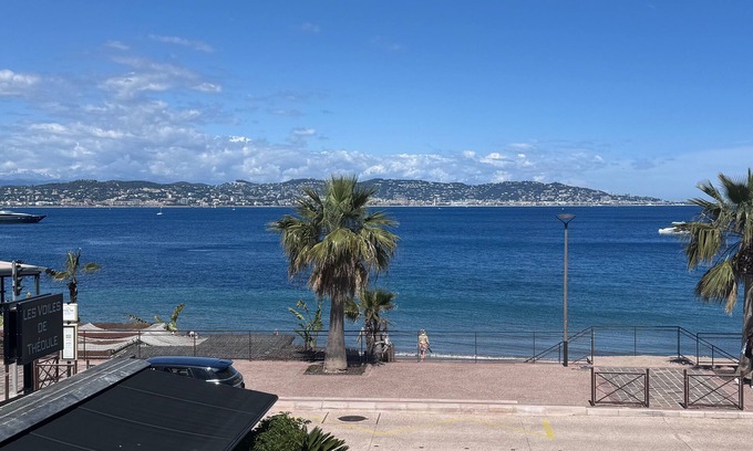 Theoule-sur-Mer Apartment | Appartement VUE SUR LA Baie DE Cannes