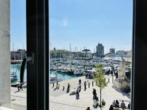 La Rochelle City Centre Apartment | Appartement vue port - quai valin