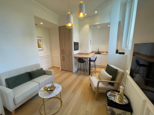 Centre Erlon Apartment | Appartements de charme du Général Leclerc - Place d'Erlon - Hypercentre - Gare - Reims