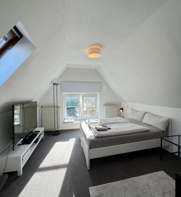 Westend Apartment | Appartment im DG Berlin/5 min zur Messe