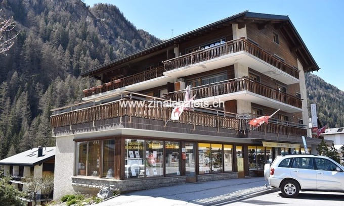 Zinal Apartment | Appartment in a building in Zinal - 2 beds in the living room - TV broadcasting - kitchen - 1 bathro