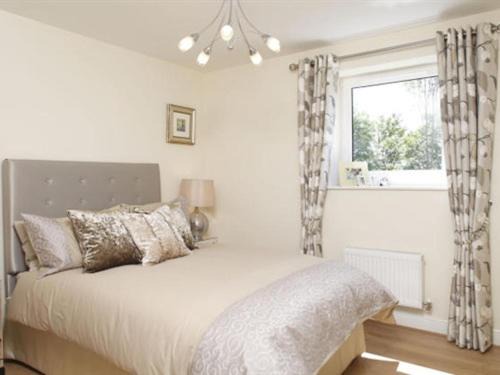 Harlington House | Apple House Guesthouse Heathrow Airport