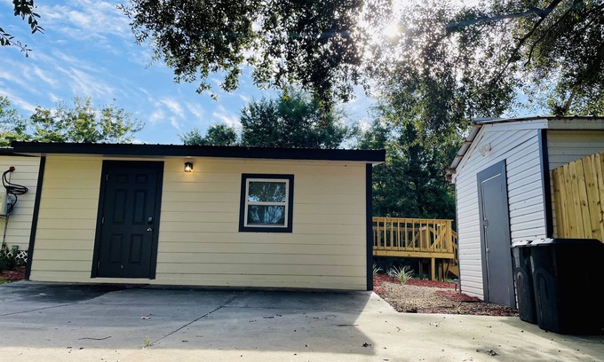 Lake City Cottage | Applebum a beautiful and cozy loft 2 miles away from town.