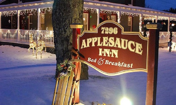 Bellaire Bed & Breakfast | Applesauce Inn B&B