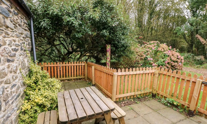 Trefin Cottage | Appletree Cottage